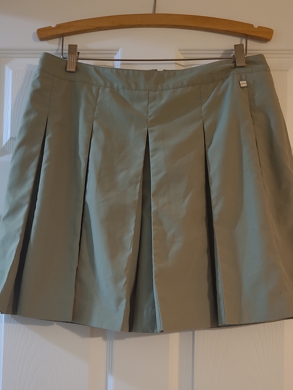 Izod Pleated Skort in Sage Green